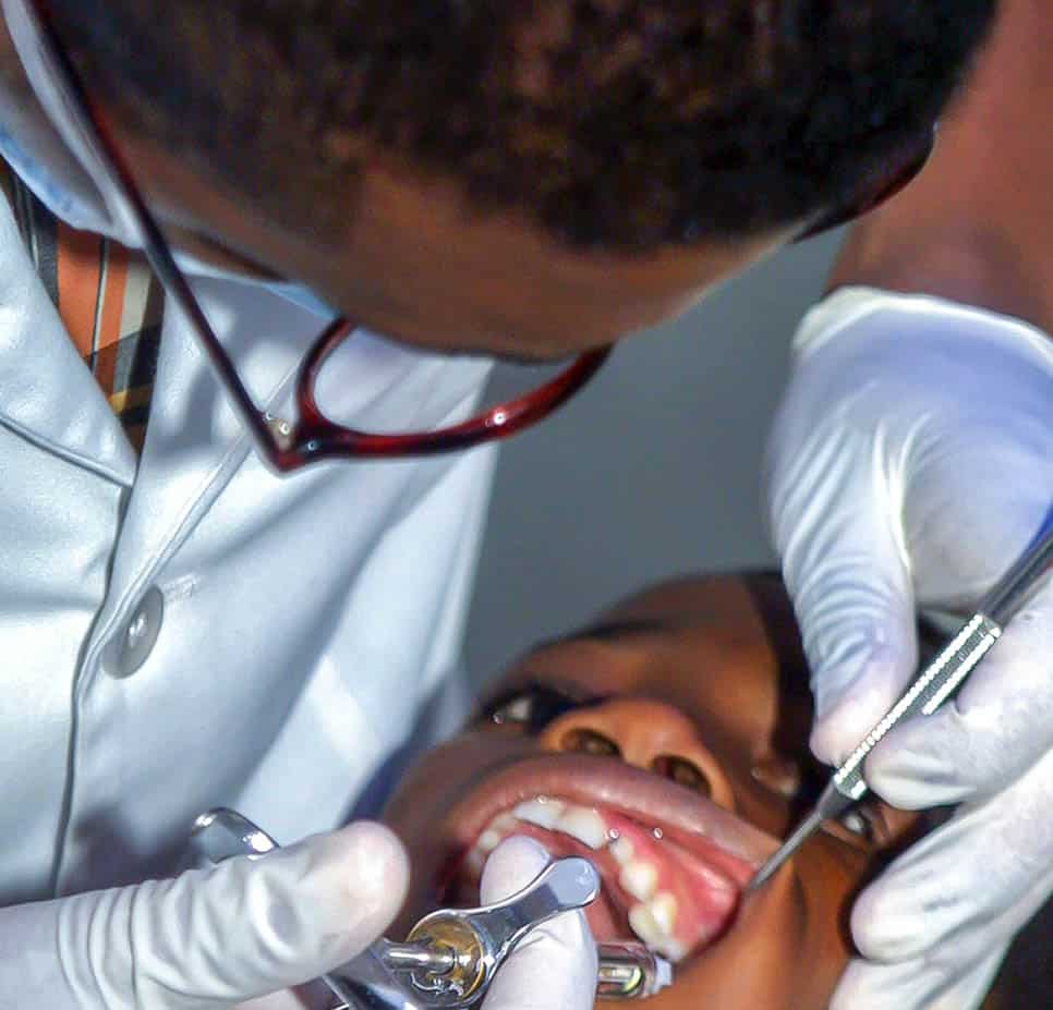 Fast and effective 1-hour teeth whitening service for instant results Dundee
